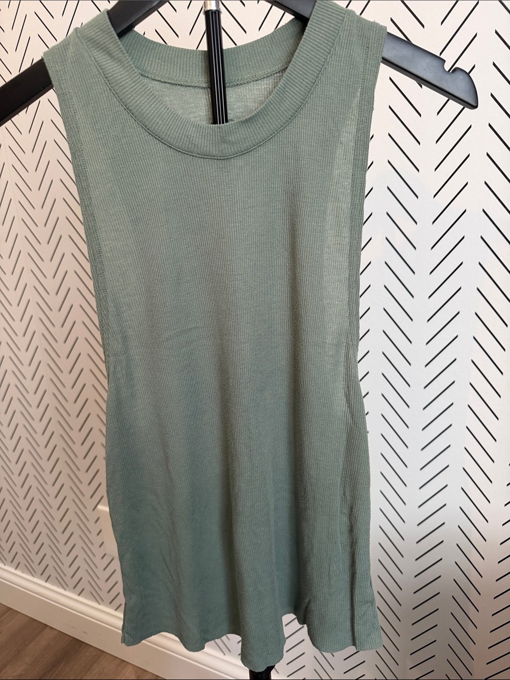 ALO Yoga Ribbed Tank Top - Sage Green